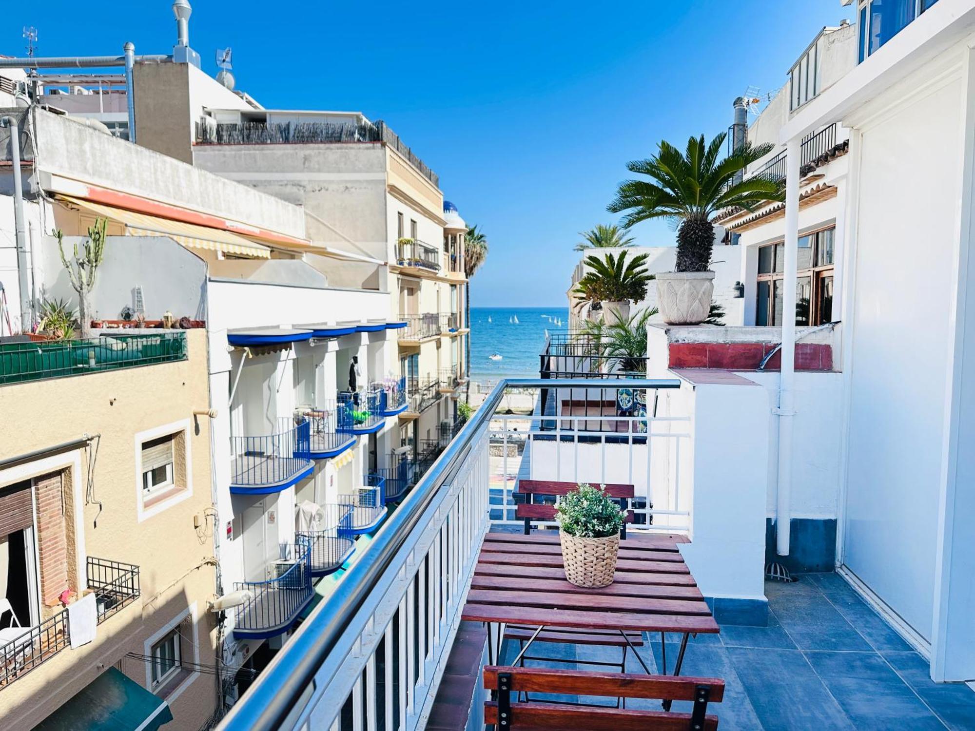 Rainbow Apartments By Blausitges Exterior photo